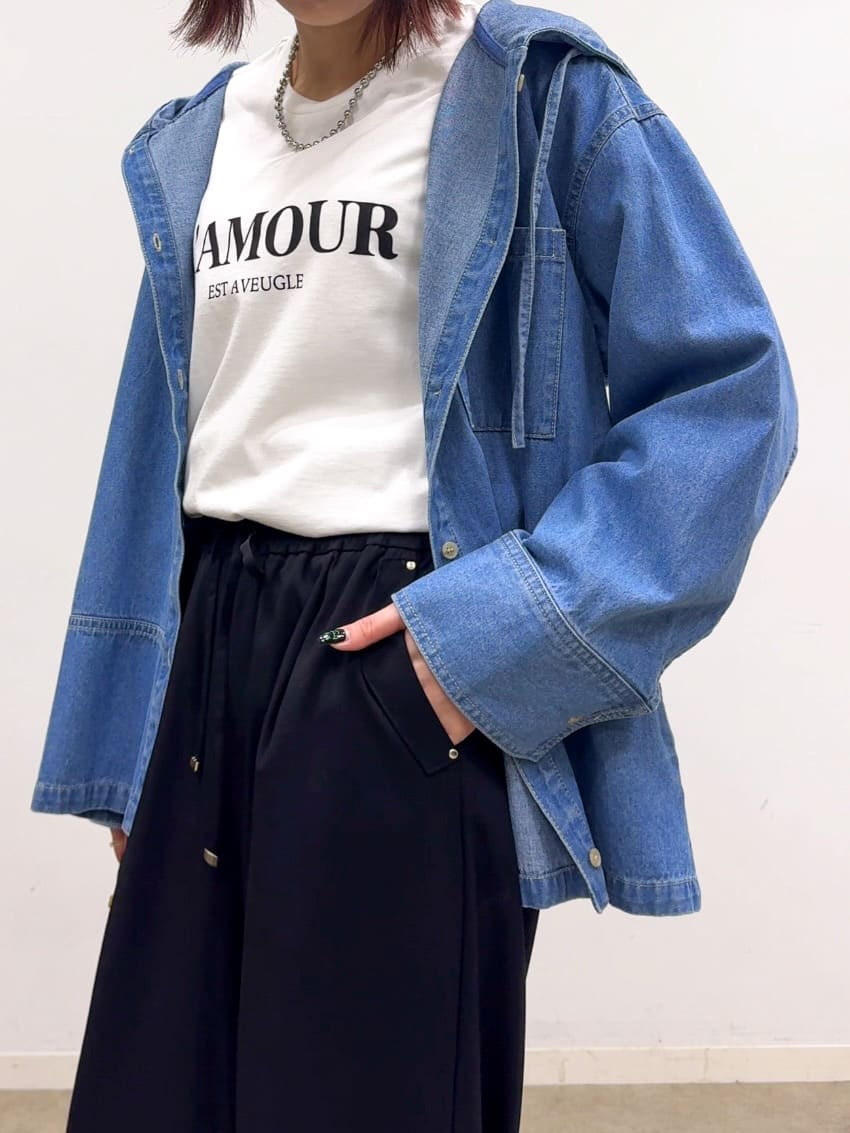 𝐜𝐡𝐢𝐤𝐚さんの「SHOO･LA･RUE｜【S-LL】こなれ感ある着こなしに デニムフーディーブルゾン」を使ったコーディネート