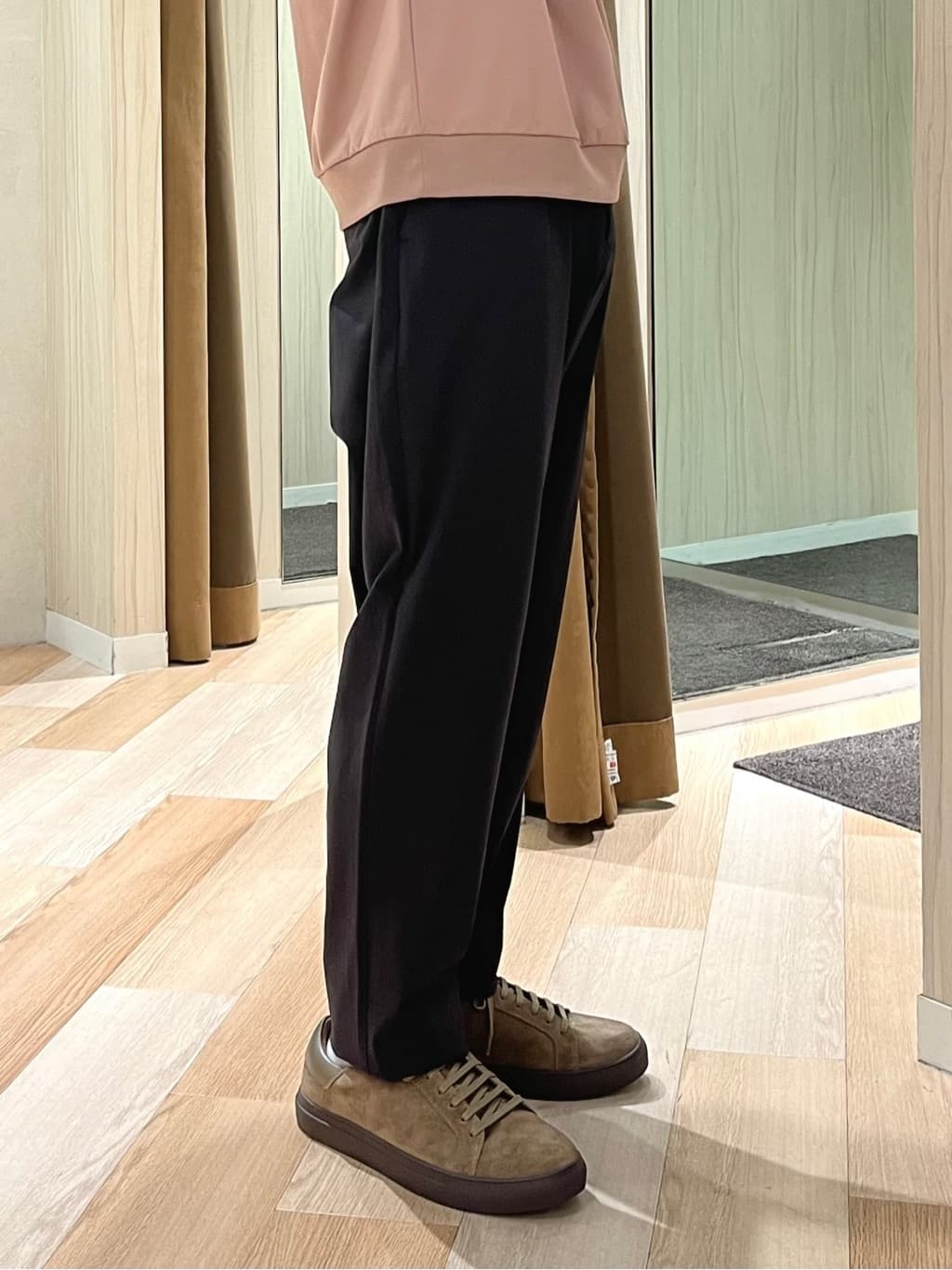 URAさんの「TAKEO KIKUCHI｜【3D ナイロン ストレッチ】ジップアップ フードブルゾン」を使ったコーディネート