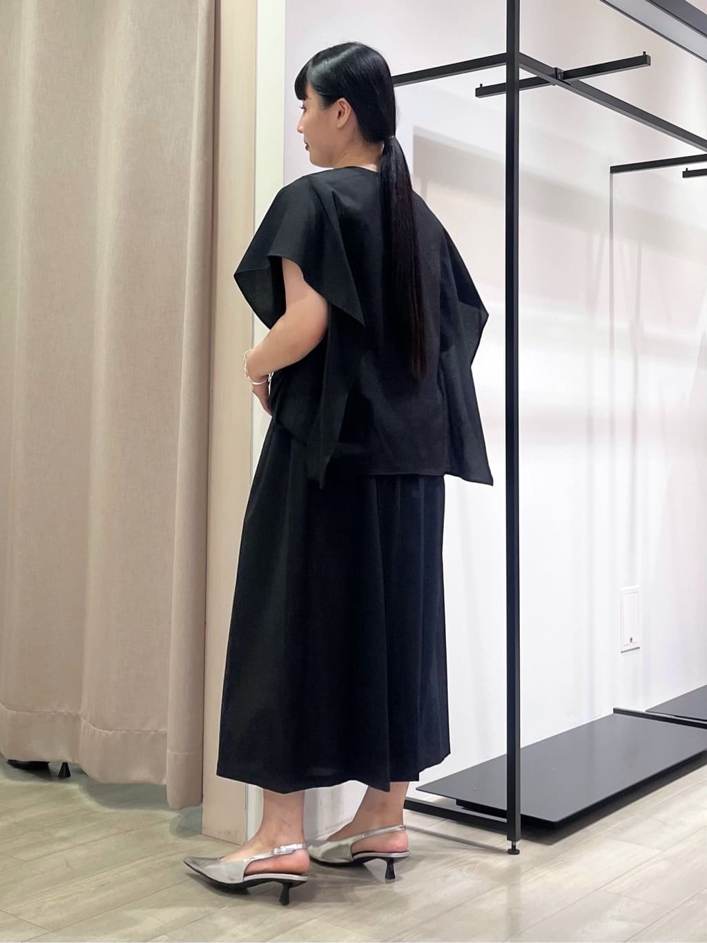 hasuさんの「INDIVI｜【体型カバー】スクエアブラウス」を使ったコーディネート
