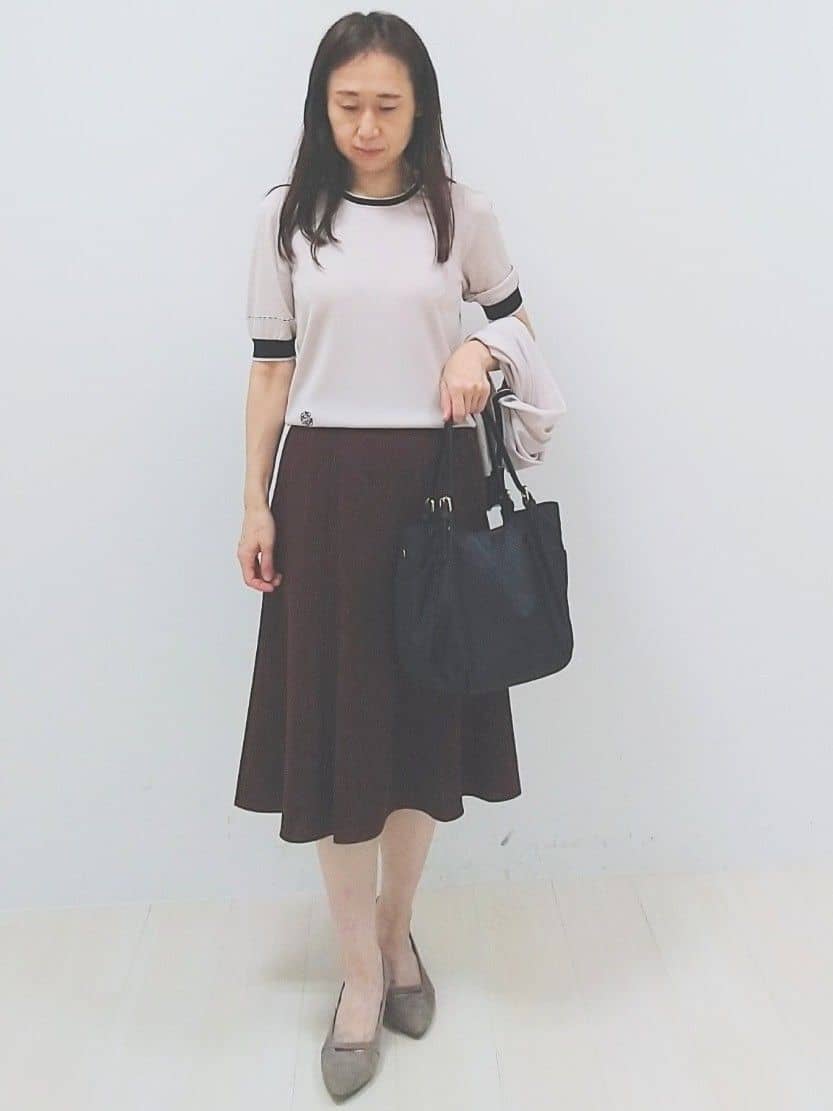 SANAさんの「Reflect｜【WEB先行カラーあり／手洗い可／アンサンブル可】バイカラーカーディガン」を使ったコーディネート