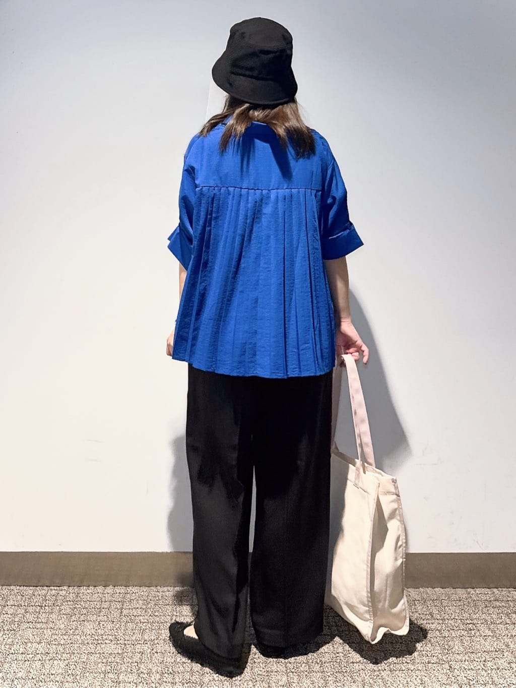 みーさんの「grove｜【2WAY】1枚でも羽織っても。使える大人のシャツスタイル」を使ったコーディネート
