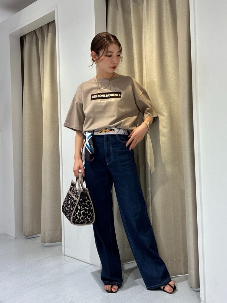 Rinさんの「UNTITLED｜【コットン100/ゆったり/ショート丈/洗える】ベロアロゴTシャツ」を使ったコーディネート