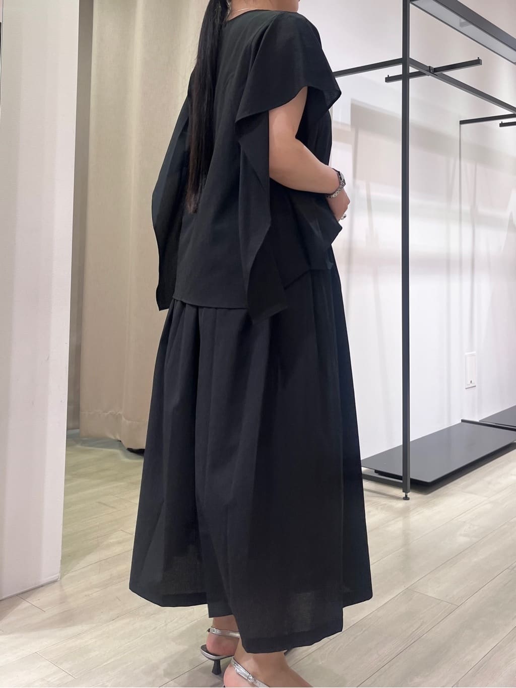 hasuさんの「INDIVI｜【体型カバー】スクエアブラウス」を使ったコーディネート