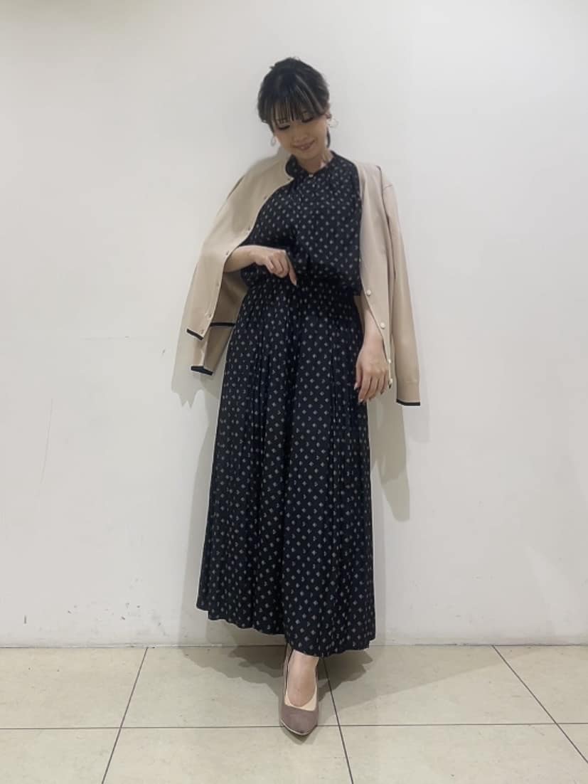 watanabeさんの「UNTITLED｜【アンサンブル可/薄手】ベーシッククルーネックカーディガン」を使ったコーディネート