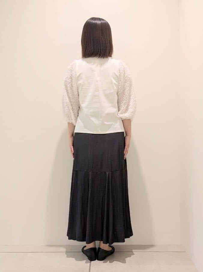 tomoさんの「UNTITLED｜【丸首/Tシャツ風/短丈】シャギースリーブ ポンチカットソー」を使ったコーディネート
