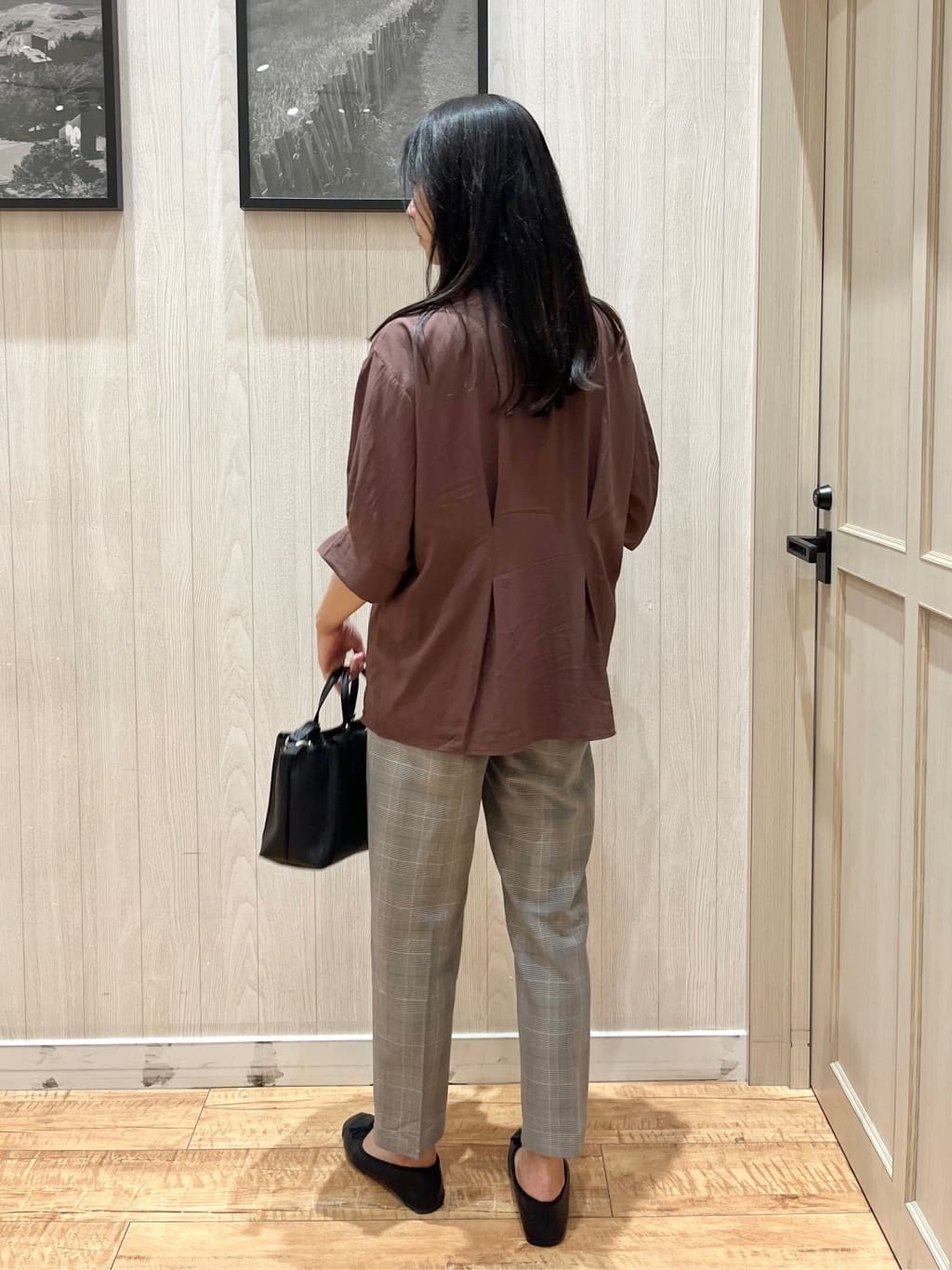 youさんの「SHOO･LA･RUE｜【S-LL/通勤スタイルにも】ウエストタックで程よくシェイプ 大人の上品ブラウス」を使ったコーディネート