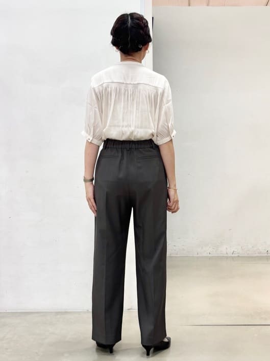 fujiさんの「THE SHOP TK｜【インしなくも決まる】サテンギャザー5分袖ブラウス」を使ったコーディネート