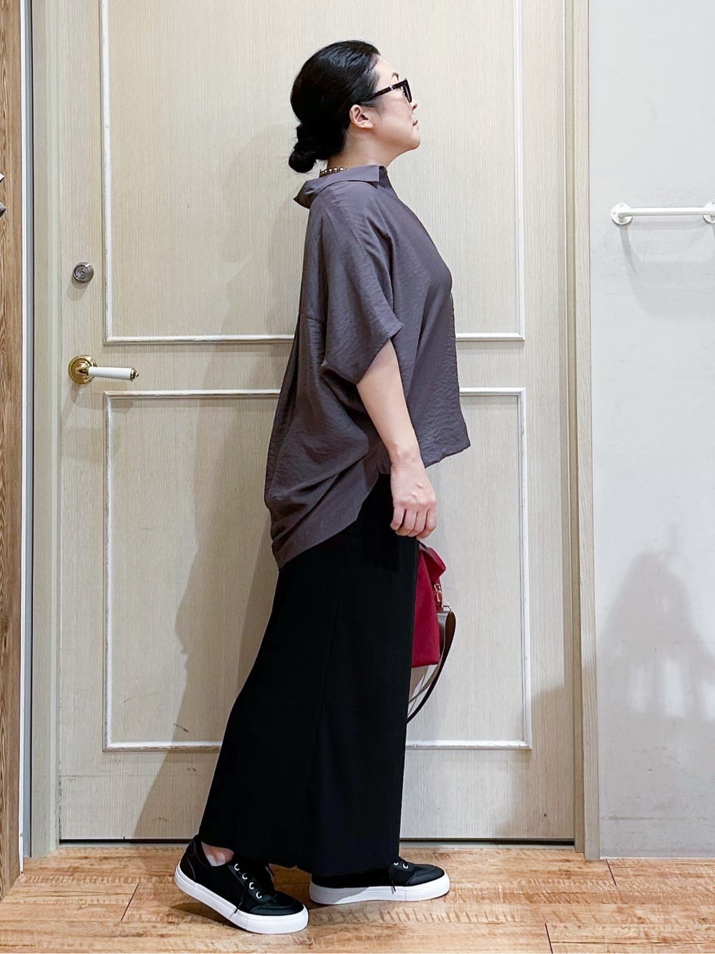 umeさんの「SHOO･LA･RUE｜【洗える/S-LL/5分袖】1枚でも羽織としても。さらさらドレープシャツ」を使ったコーディネート