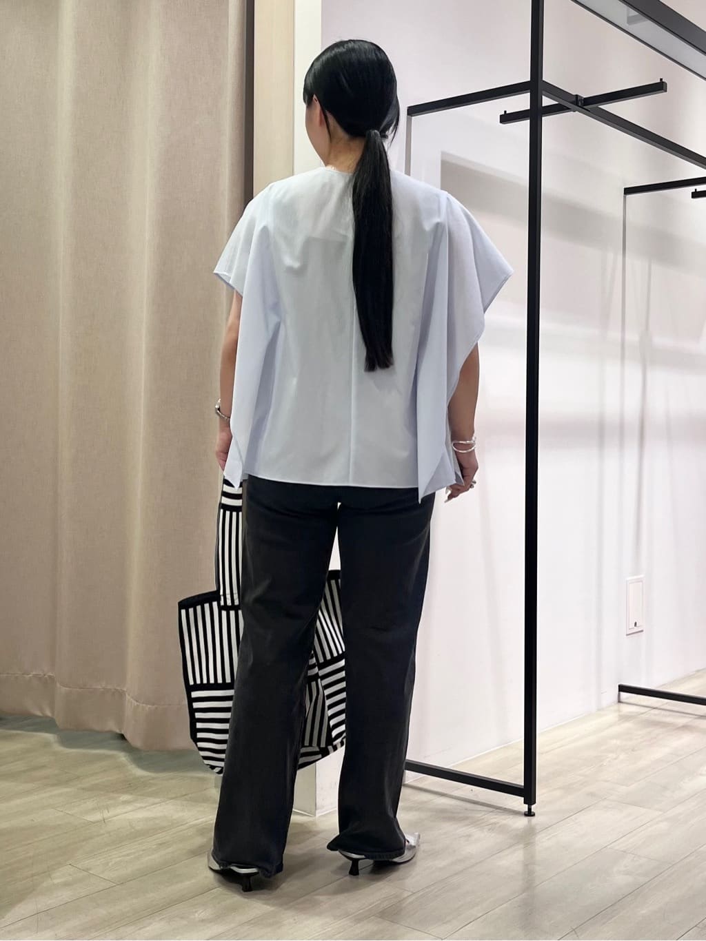 hasuさんの「INDIVI｜【体型カバー】スクエアブラウス」を使ったコーディネート