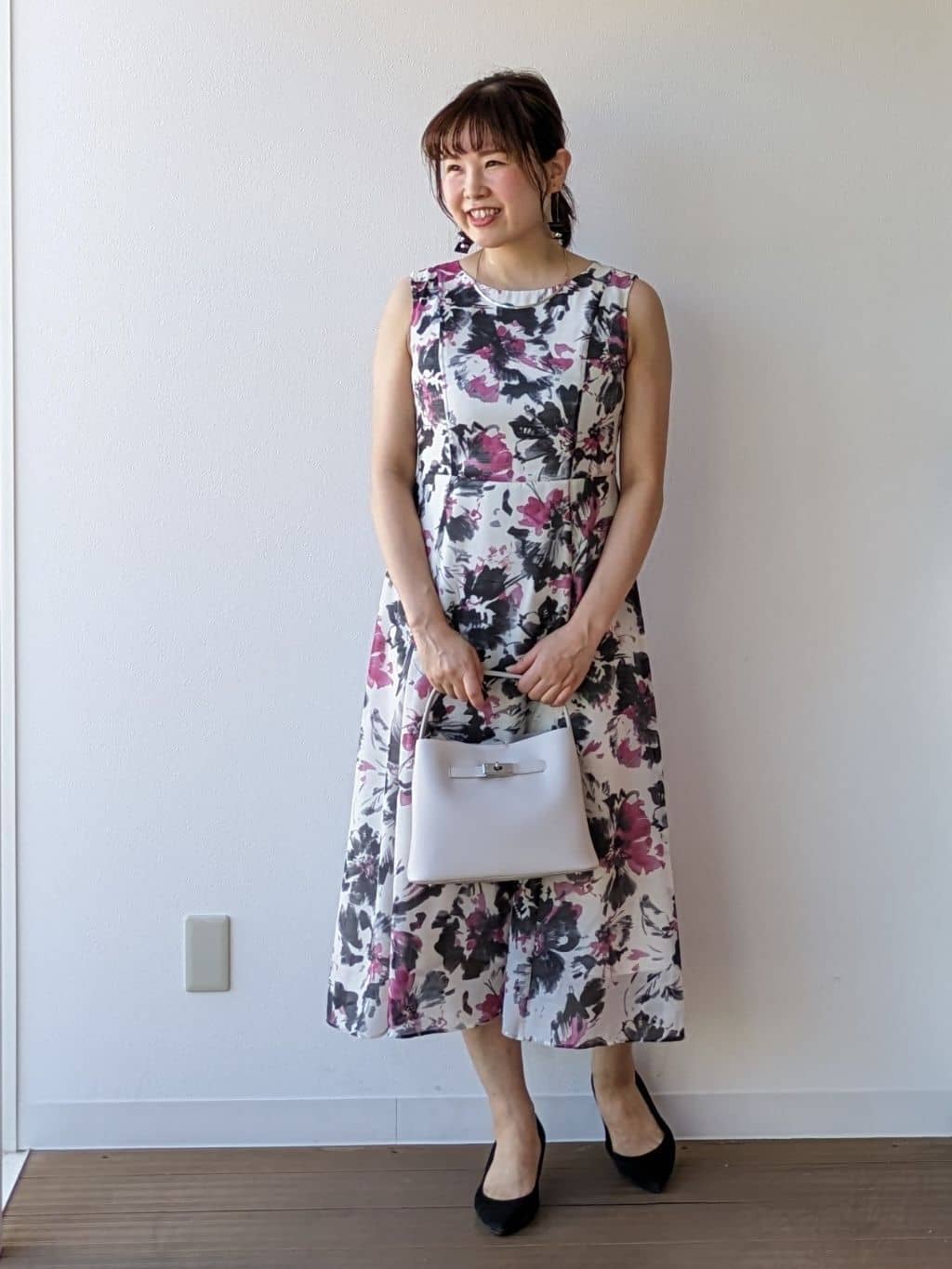 なみきさんの「UNTITLED｜【シアー/エレガント/花柄/夏ワンピ】ペイントフラワーワンピース」を使ったコーディネート