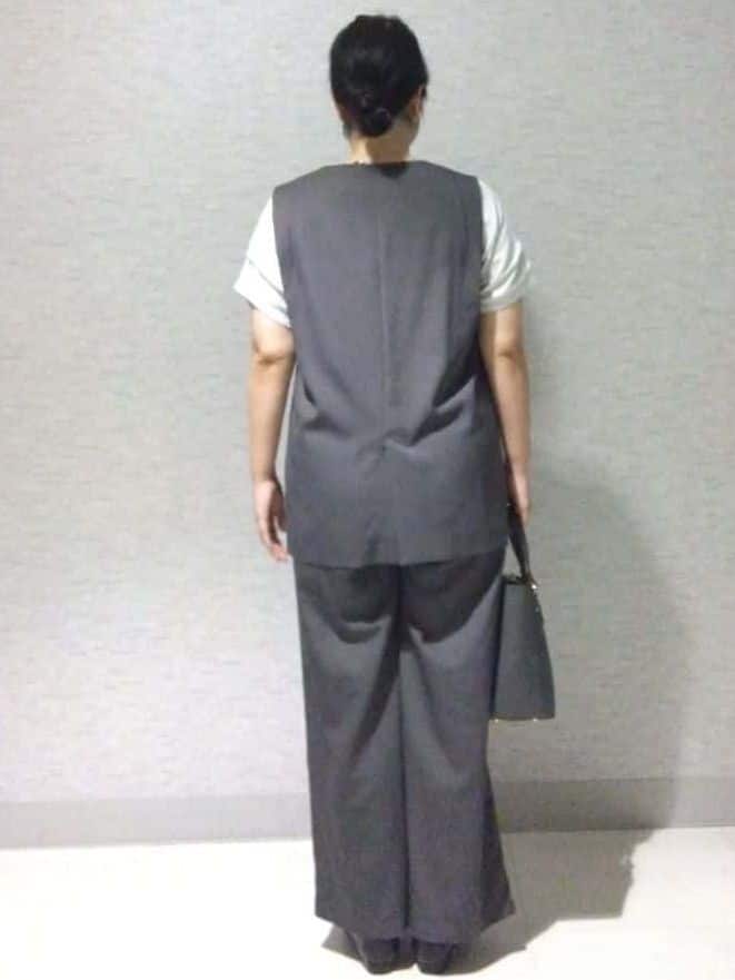 sakoさんの「Reflect｜【ウエスト総ゴム／セットアップ／単品使いOK◎】ベスト＋ストレートパンツセット」を使ったコーディネート
