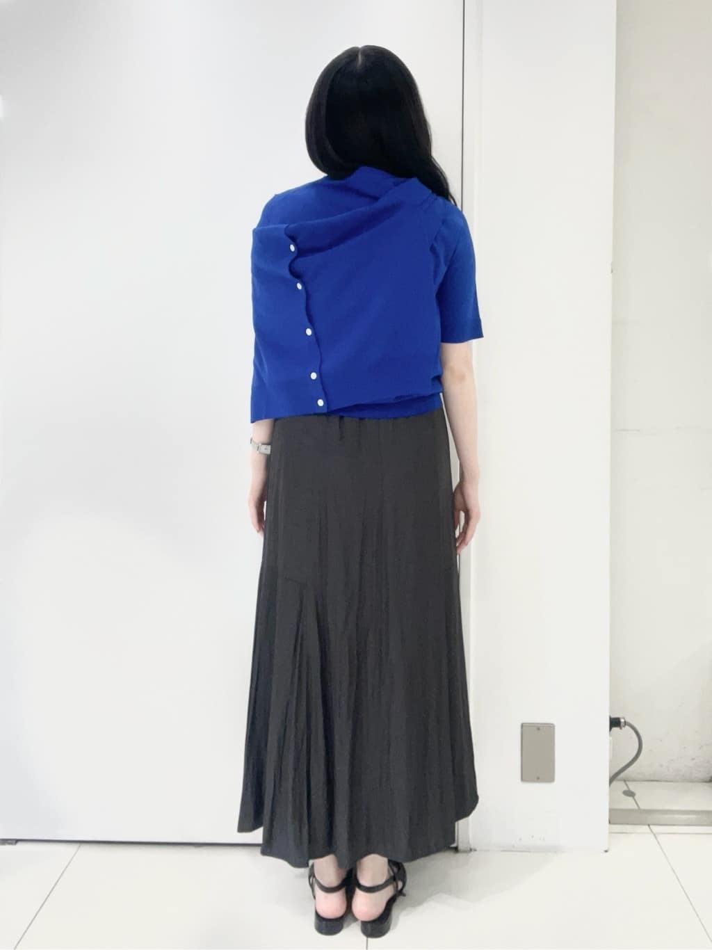 moeさんの「UNTITLED｜【アンサンブル可/薄手】ベーシッククルーネックカーディガン」を使ったコーディネート