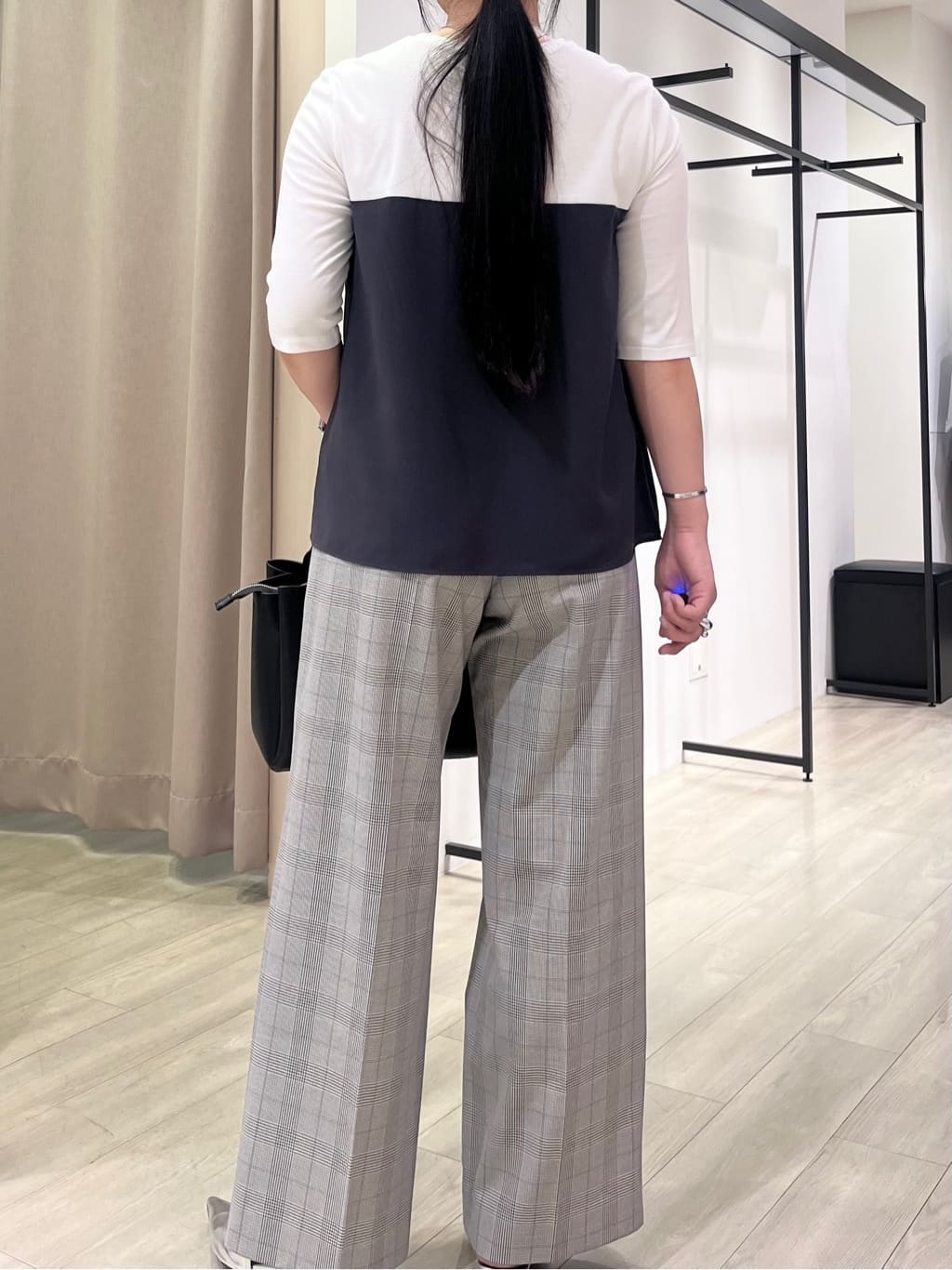 hasuさんの「INDIVI｜【セットアップ可能】ビスチェレイヤード風トップス」を使ったコーディネート