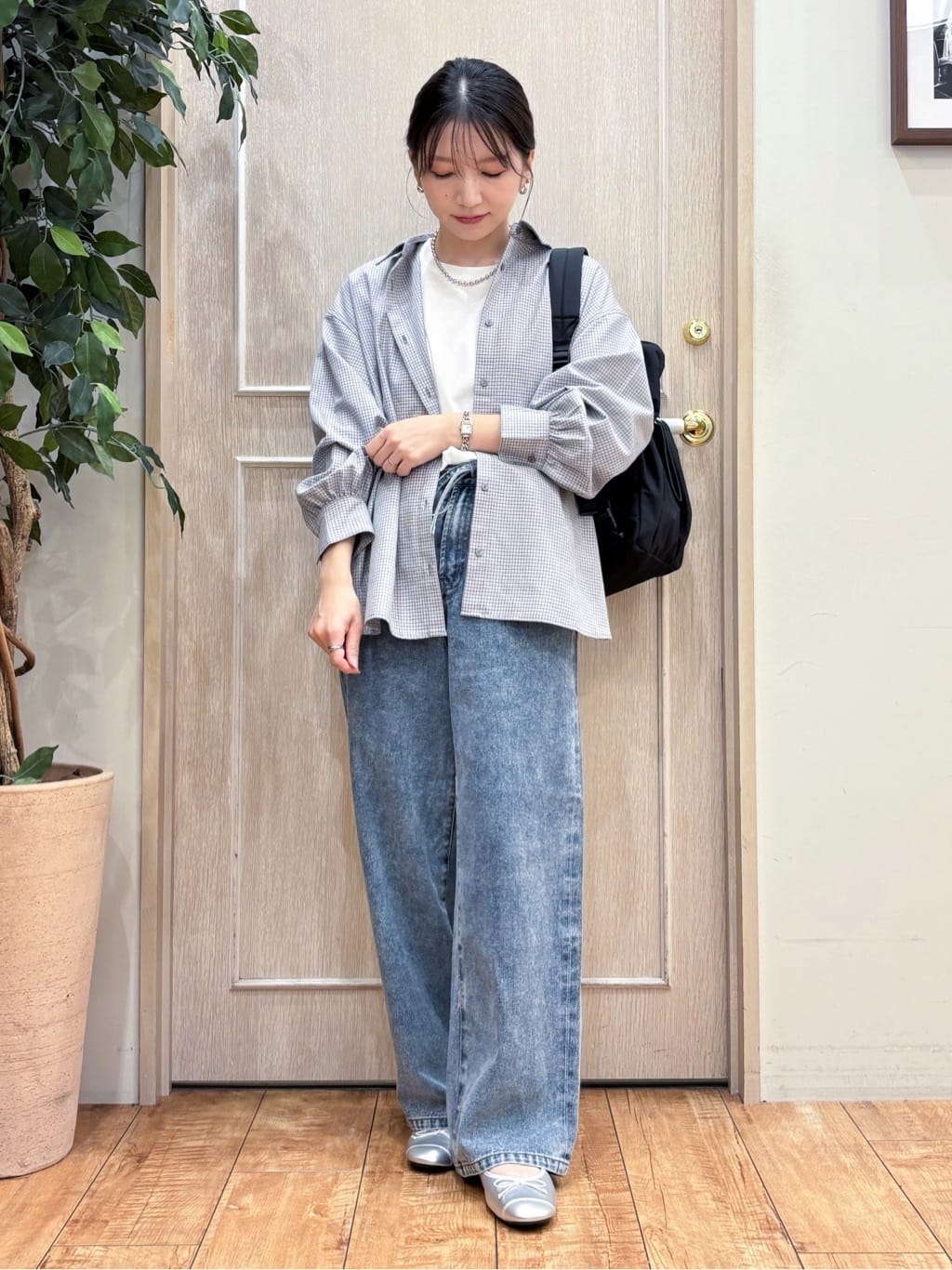 なみさんの「SHOO･LA･RUE｜【着丈選べる】オーバーサイズのチェックシャツ」を使ったコーディネート