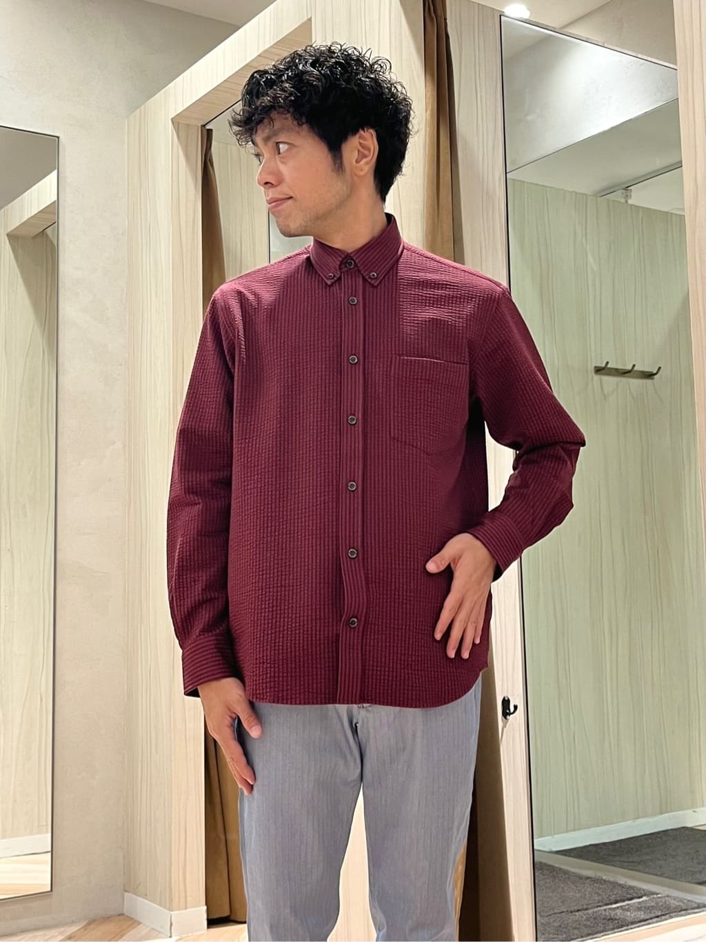 URAさんの「TAKEO KIKUCHI｜【全7サイズ&times;8色展開！】トップマルチヘリンボン パンツ」を使ったコーディネート