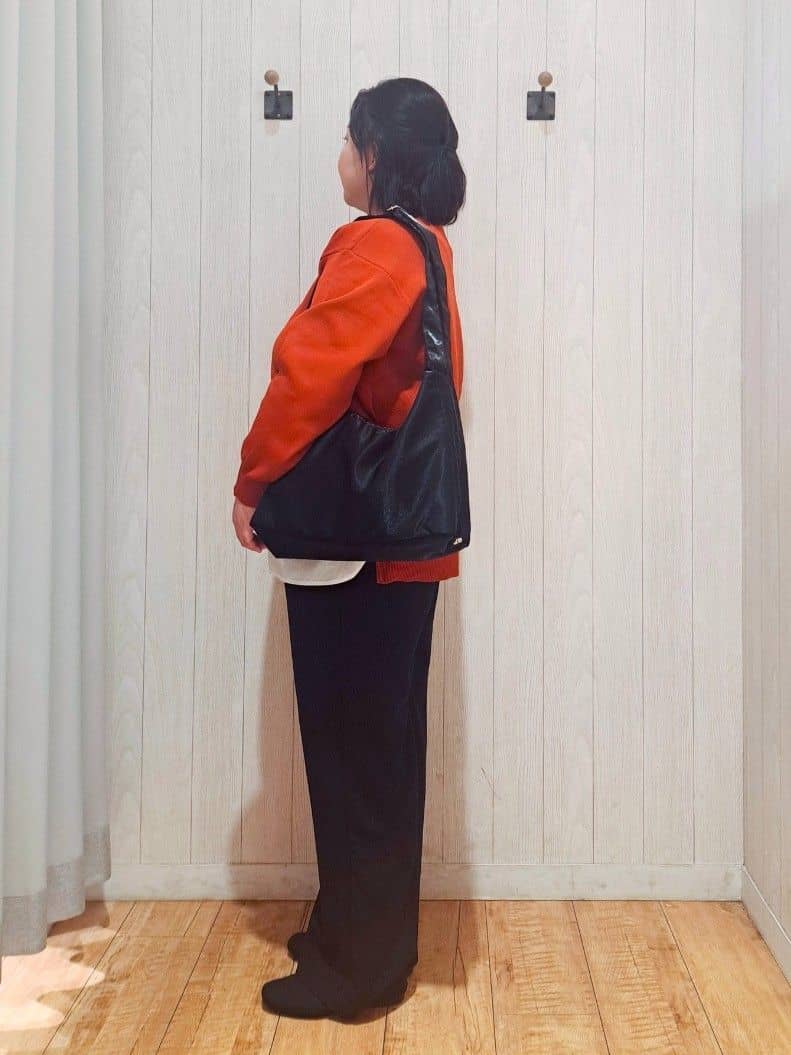 kotomiさんの「SHOO･LA･RUE｜【S-LL/ストレッチ】脚のラインを拾いにくい スマートワイドパンツ」を使ったコーディネート