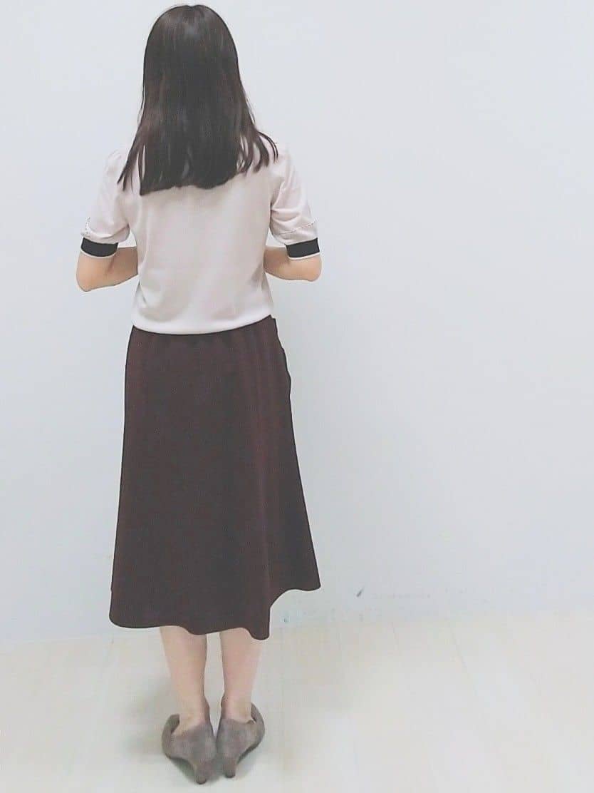 SANAさんの「Reflect｜【WEB先行カラーあり／手洗い可／アンサンブル可】バイカラーカーディガン」を使ったコーディネート