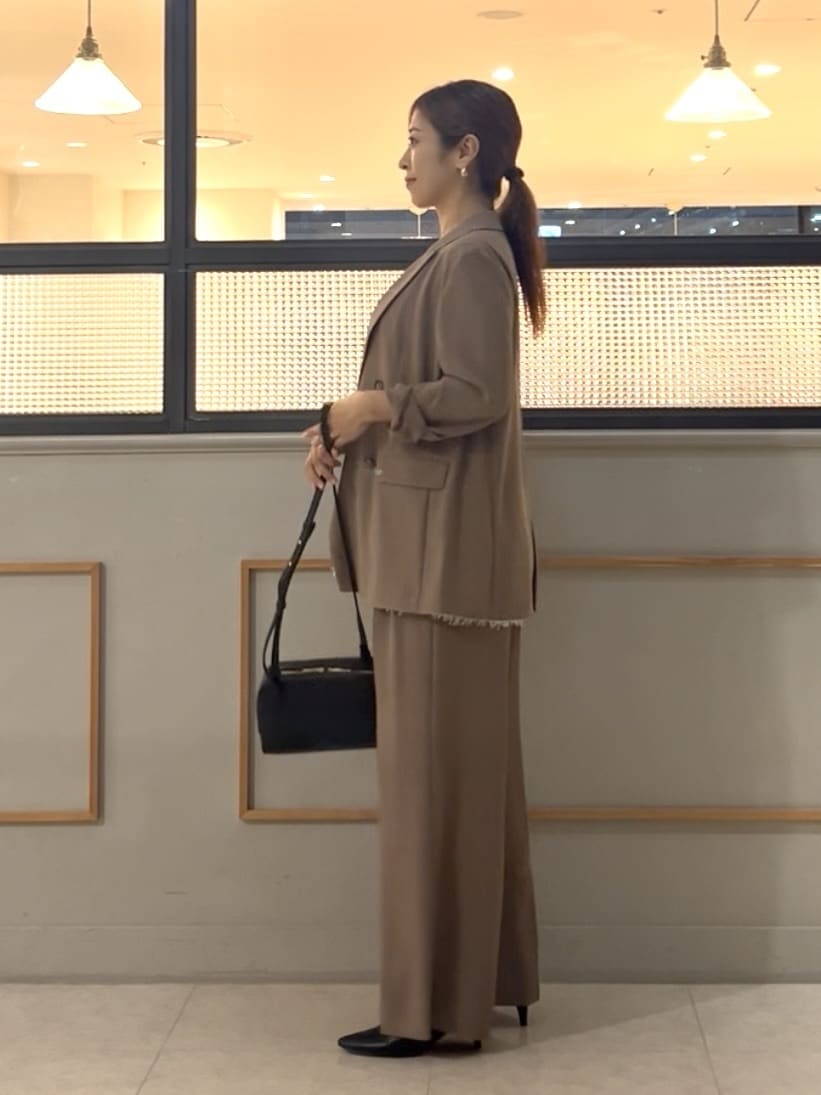 𝑹𝑶𝑴𝑰さんの「INDIVI｜【軽く羽織れる！】ダブルジャケット」を使ったコーディネート