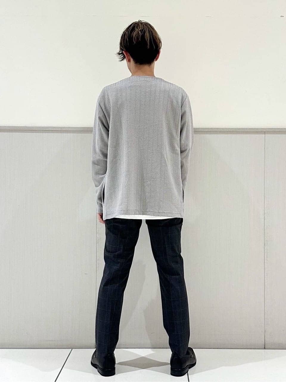 tomoyaさんの「THE SHOP TK｜【セットでお買い得！！】長袖カーディガン＋半袖Tシャツ　洗濯機OK/吸水速乾(Tシャツのみ)」を使ったコーディネート