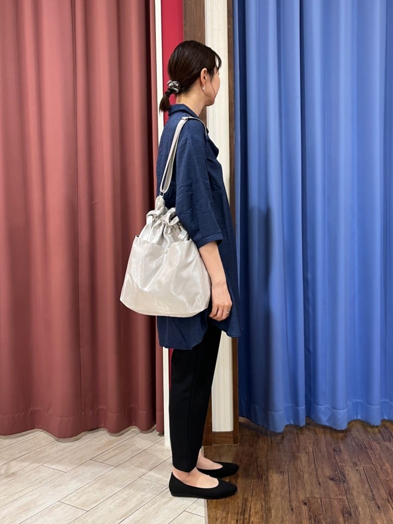muさんの「SHOO･LA･RUE｜【S-LL/体型カバー】さらっとしたタッチが魅力 デニムライクチュニック」を使ったコーディネート
