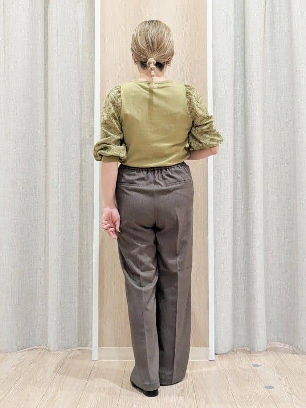 minさんの「grove｜【二の腕カバー】繊細さと上品さをまとう袖刺繍プルオーバーニット」を使ったコーディネート