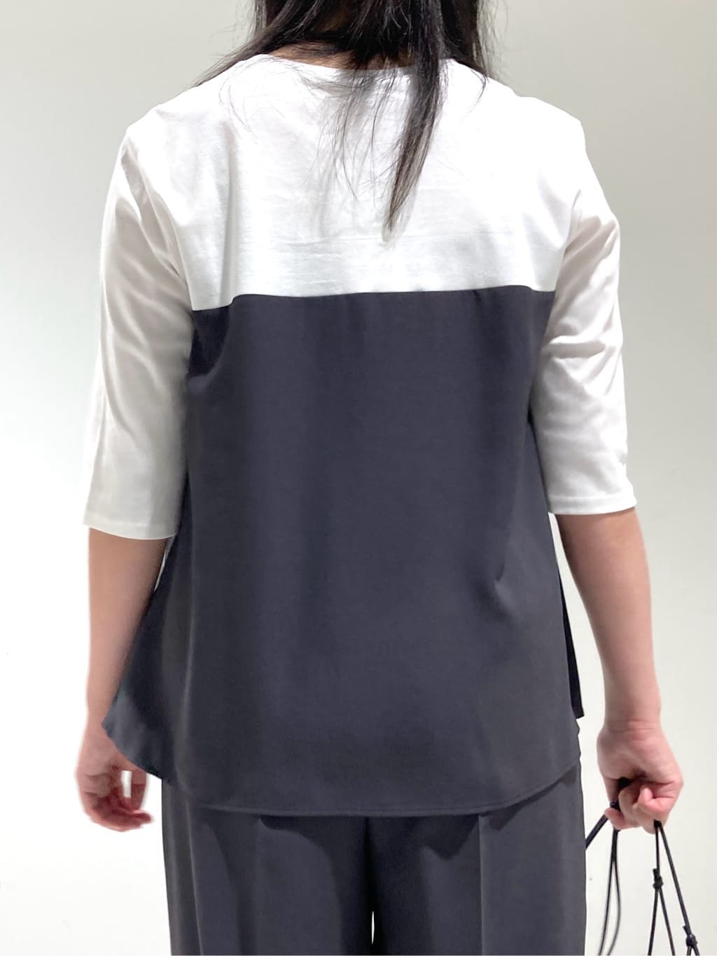 momokoさんの「INDIVI｜【セットアップ可能】ビスチェレイヤード風トップス」を使ったコーディネート