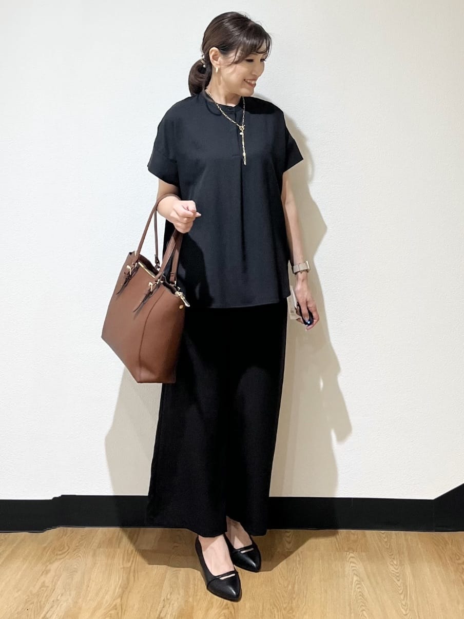 ayaさんの「Reflect｜【E‐QUALITY／ウエスト総ゴム／セットアップ／単品使いOK◎】ブラウス＋ストレートパンツセット」を使ったコーディネート