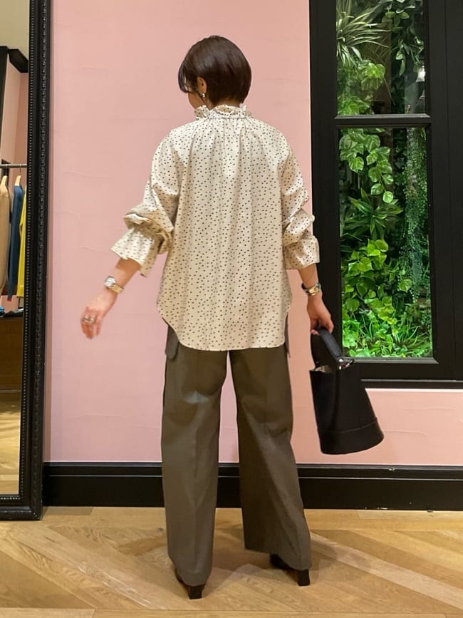 ogataさんの「DRESSTERIOR｜【STORY11月号掲載】アーチフィットレザーパンプス」を使ったコーディネート