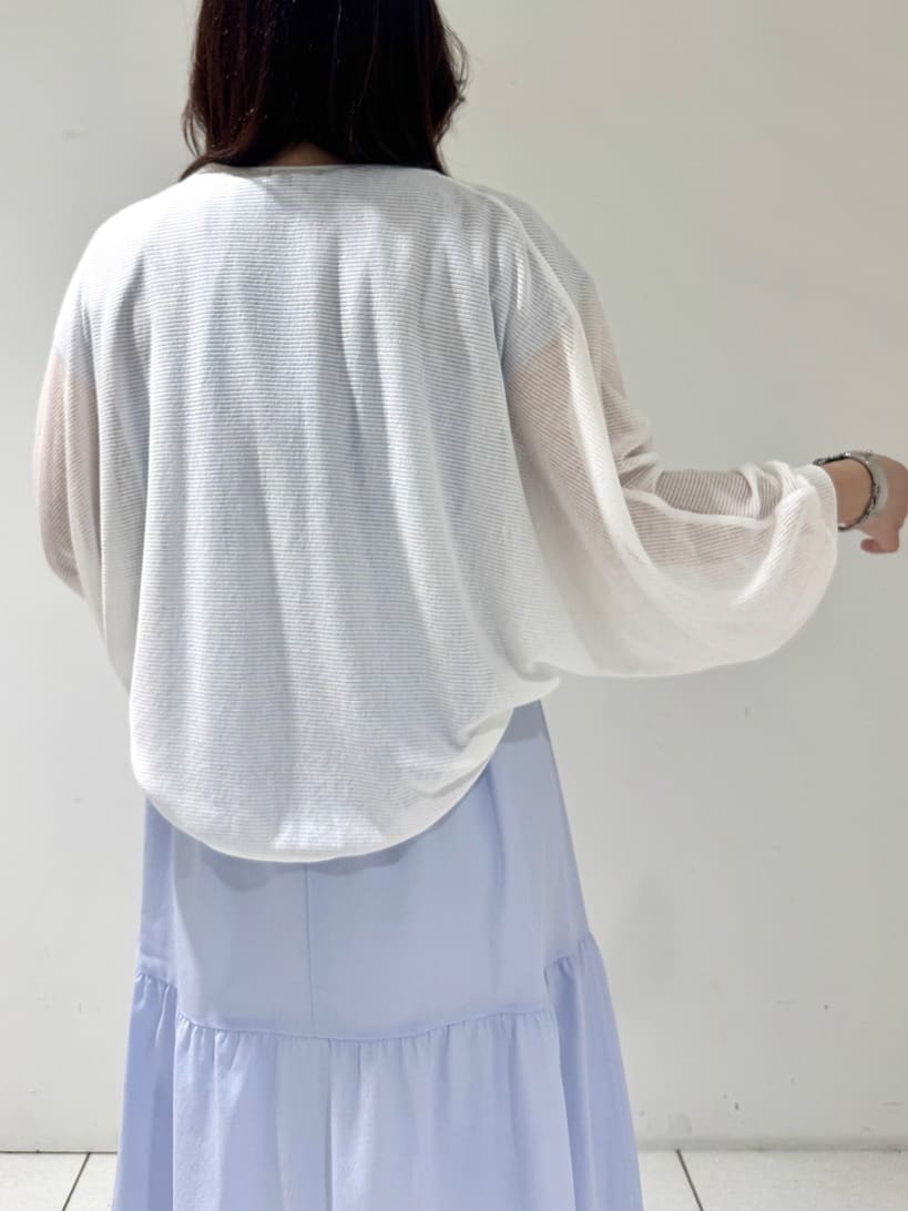 そんさんの「INDIVI｜【軽く羽織れる】ボレロカーディガン」を使ったコーディネート