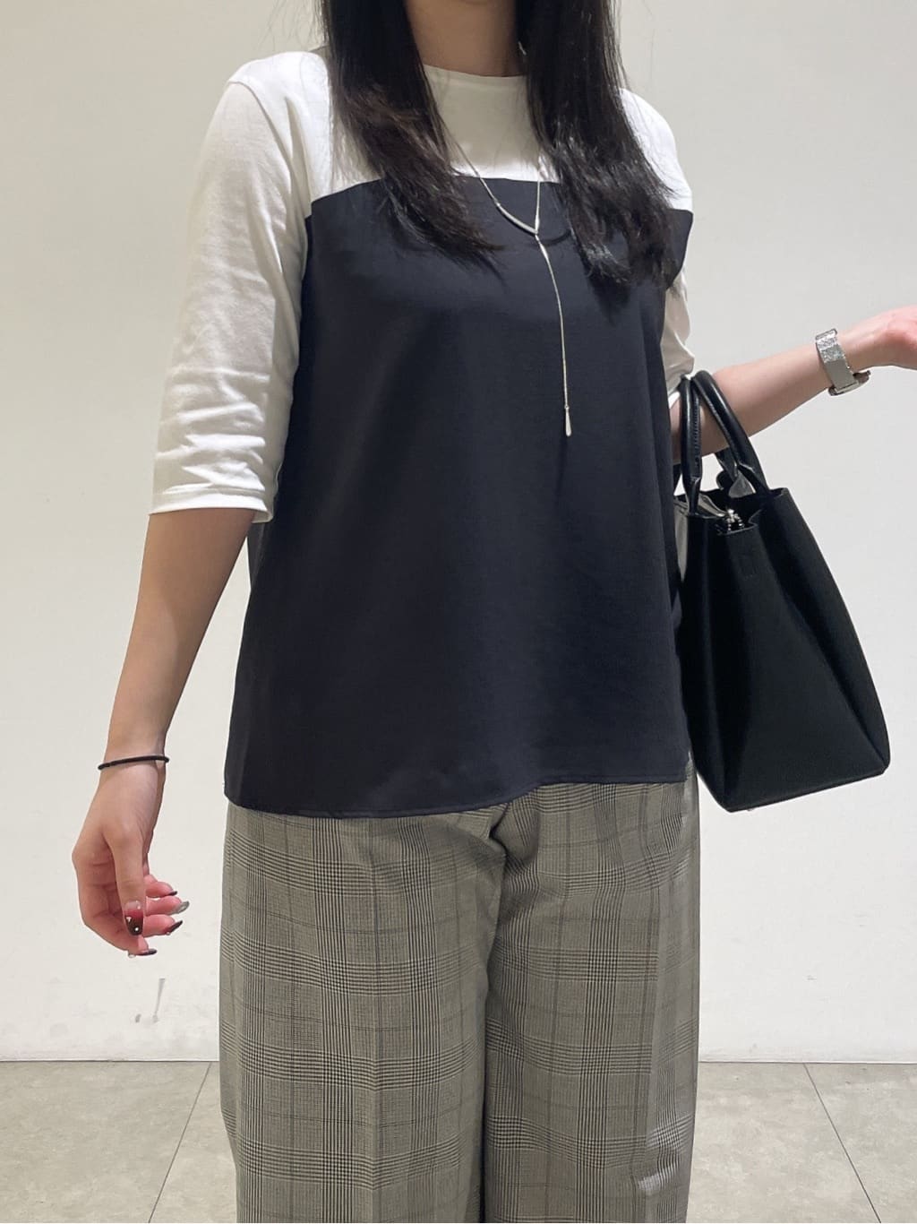 emikaさんの「INDIVI｜【褒められパンツ】ワンタックワイドパンツ」を使ったコーディネート