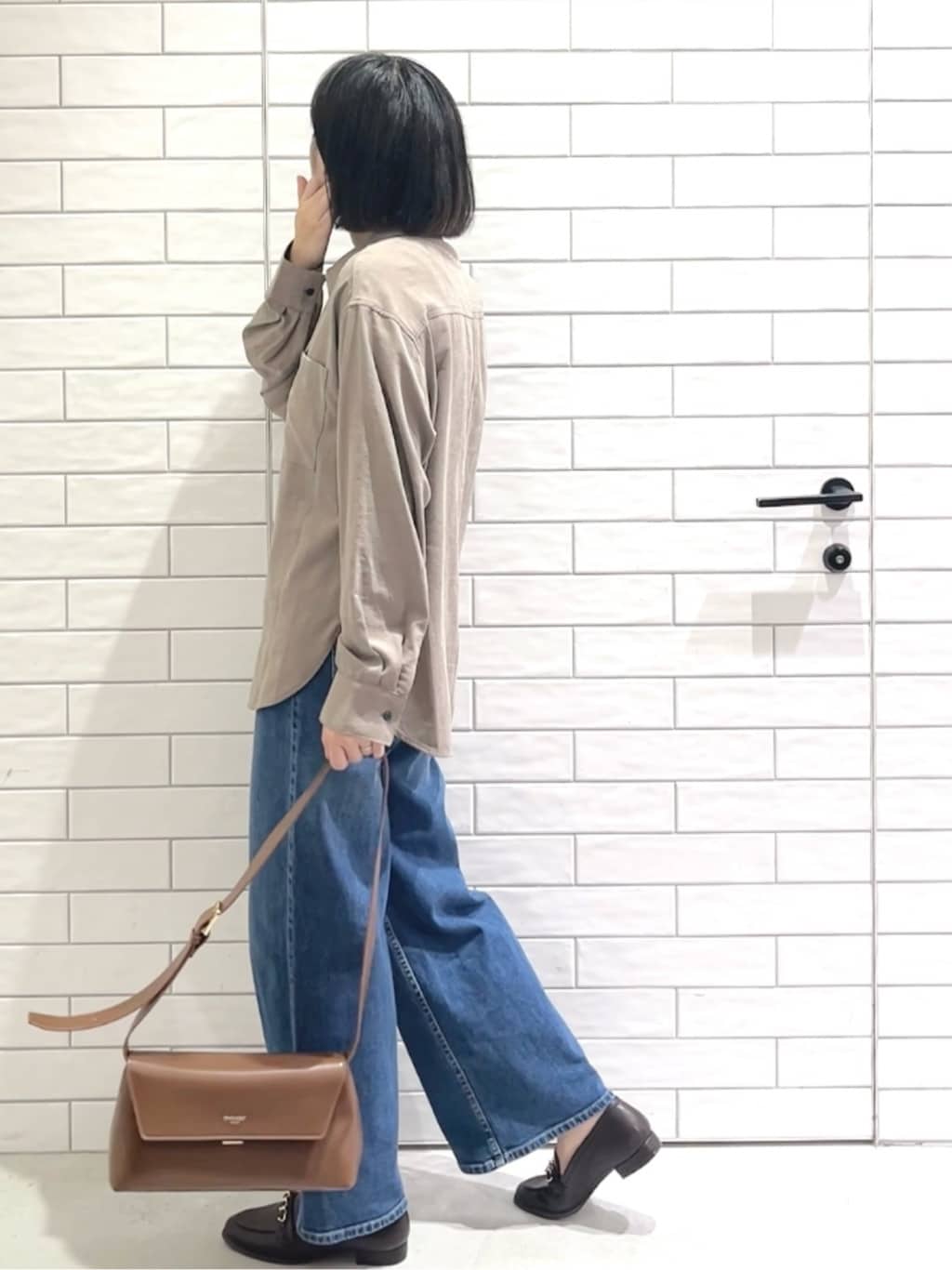 しおりさんの「OPAQUE.CLIP｜スエードライクシャツ【洗濯機OK】」を使ったコーディネート