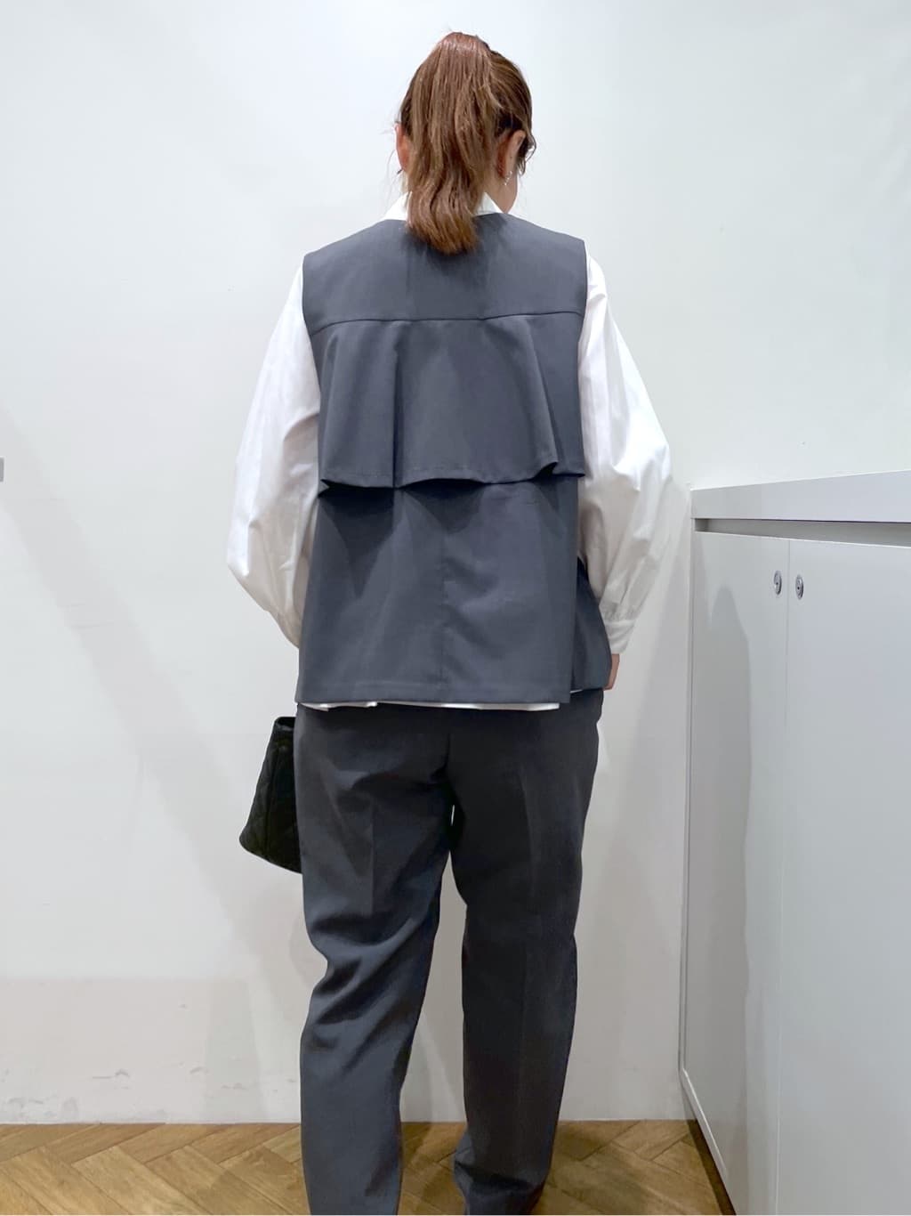 Junさんの「index｜バックフリルデザインジレ／セットアップ可【洗濯機洗い可／接触冷感／吸水速乾／ストレッチ】」を使ったコーディネート