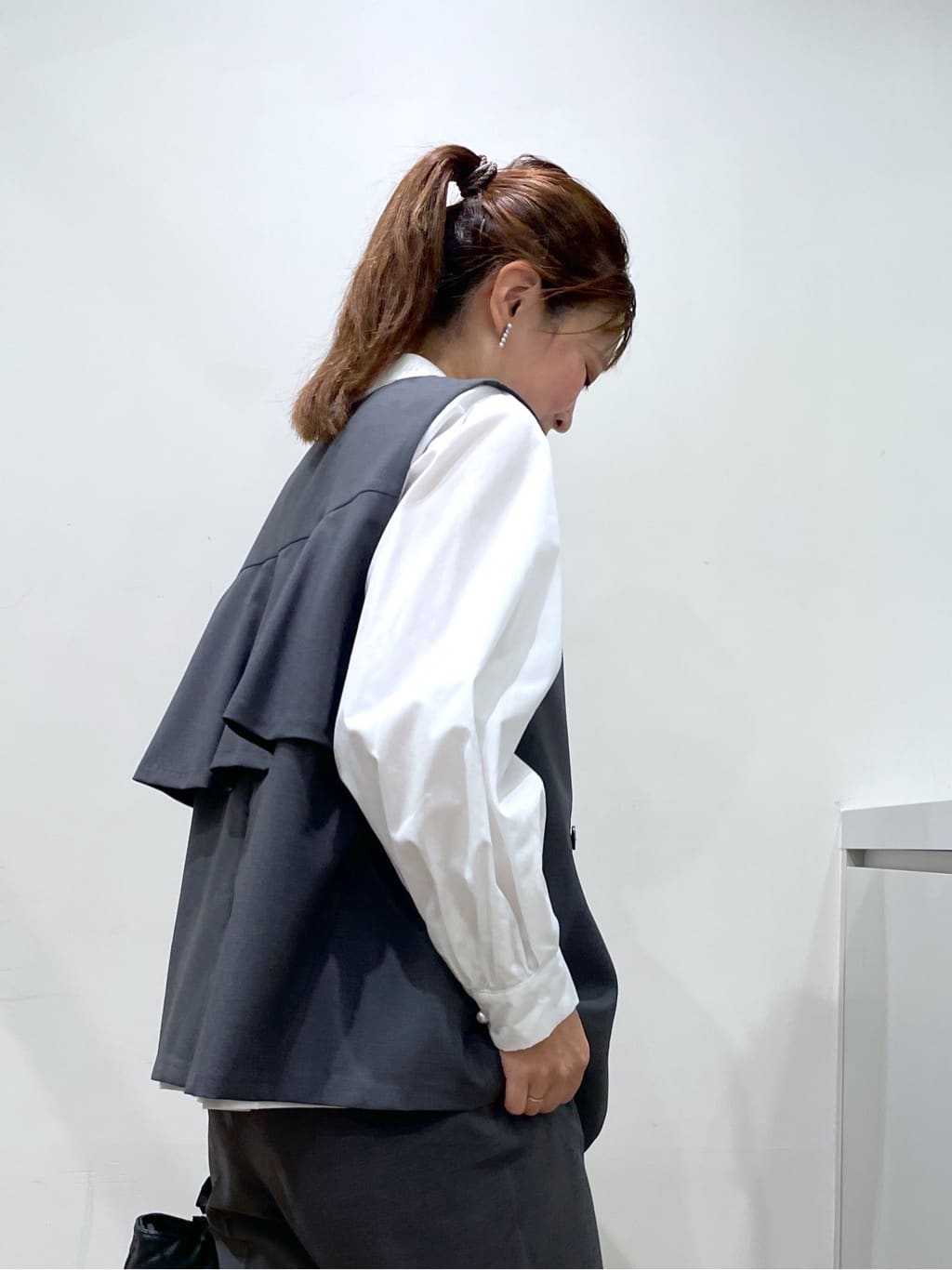 Junさんの「index｜バックフリルデザインジレ／セットアップ可【洗濯機洗い可／接触冷感／吸水速乾／ストレッチ】」を使ったコーディネート