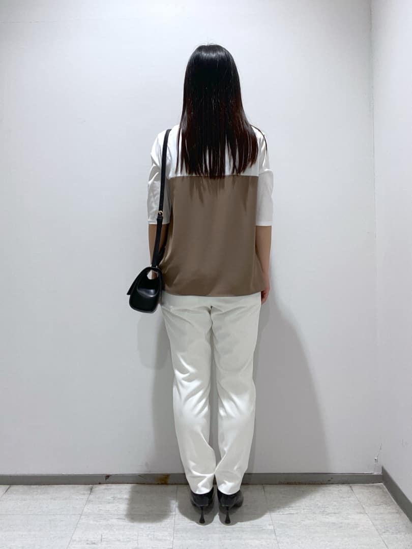 meiさんの「INDIVI｜【セットアップ可能】ビスチェレイヤード風トップス」を使ったコーディネート