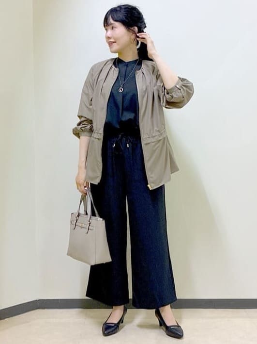 beni_gingerさんの「Reflect｜【E‐QUALITY／ウエスト総ゴム／セットアップ／単品使いOK◎】ブラウス＋ストレートパンツセット」を使ったコーディネート