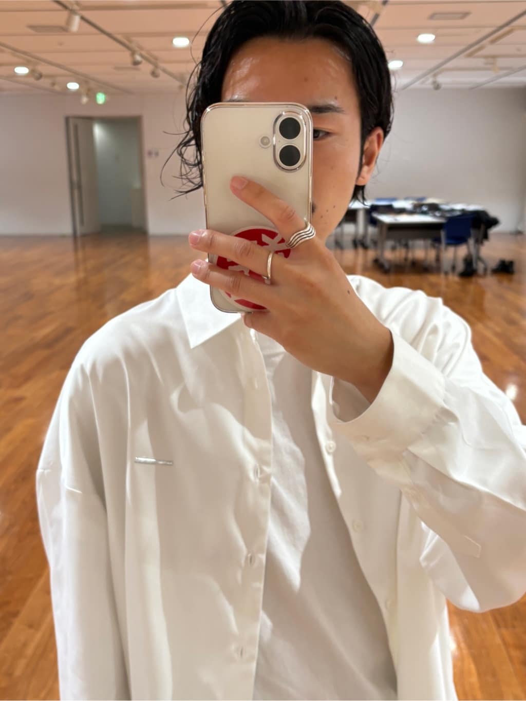 北浦歩大さんの「tk.TAKEO KIKUCHI｜【A4サイズ収納可】ルーズビッグショルダーバッグ／たすき掛け／ビッグ／」を使ったコーディネート
