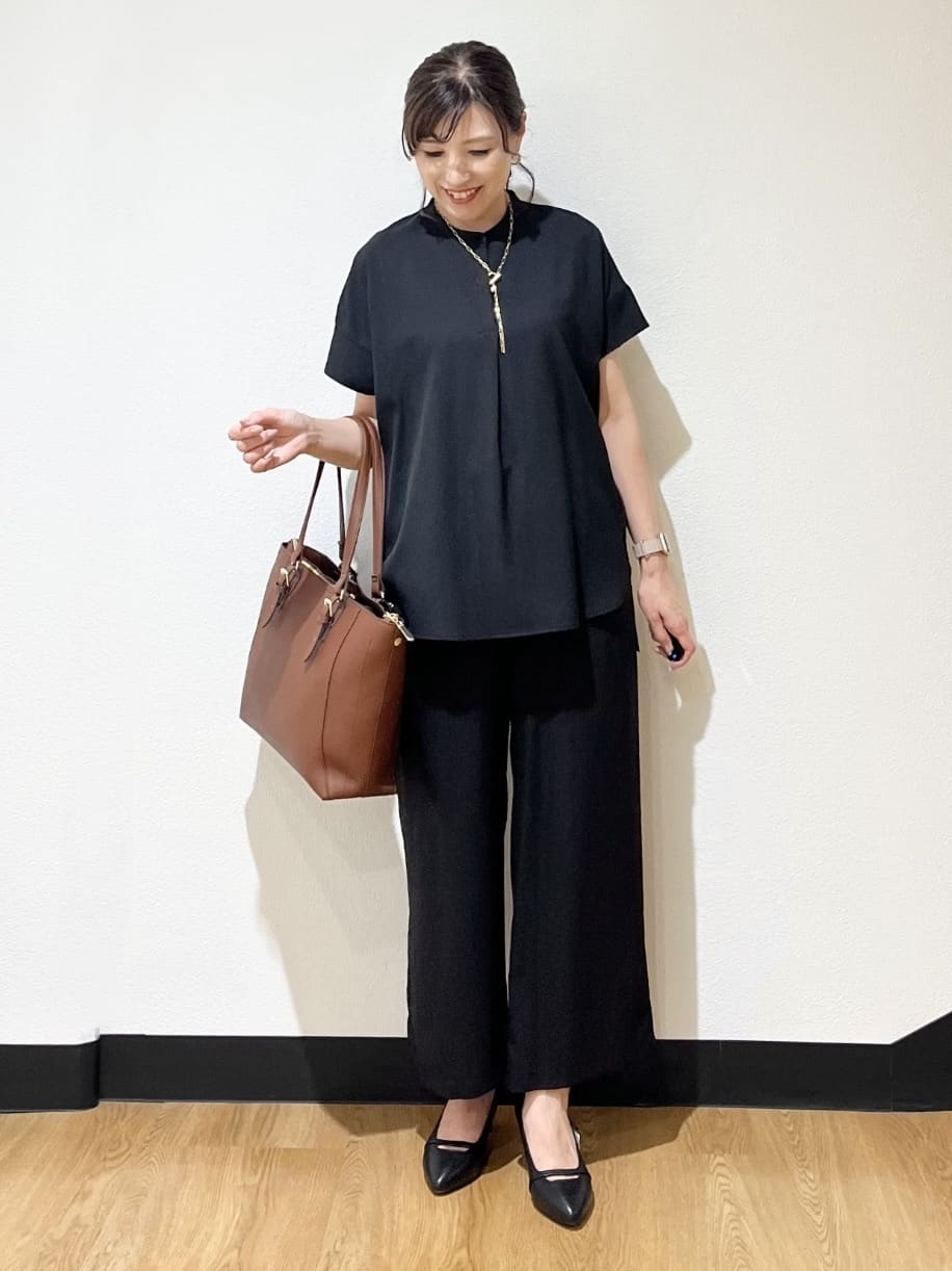 ayaさんの「Reflect｜【E‐QUALITY／ウエスト総ゴム／セットアップ／単品使いOK◎】ブラウス＋ストレートパンツセット」を使ったコーディネート