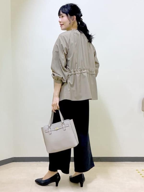  beni_gingerさんの「Reflect｜【E‐QUALITY／ウエスト総ゴム／セットアップ／単品使いOK◎】ブラウス＋ストレートパンツセット」を使ったコーディネート