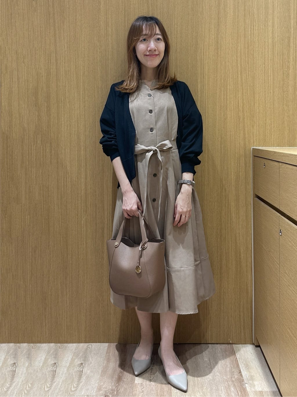 yukaさんの「OPAQUE.CLIP｜タックパフスリーブワンピース【洗濯機洗い可／イージーアイロン】」を使ったコーディネート