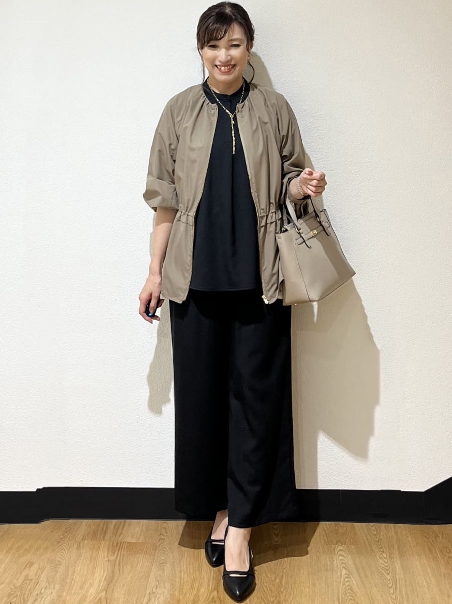 ayaさんの「Reflect｜【E‐QUALITY／ウエスト総ゴム／セットアップ／単品使いOK◎】ブラウス＋ストレートパンツセット」を使ったコーディネート