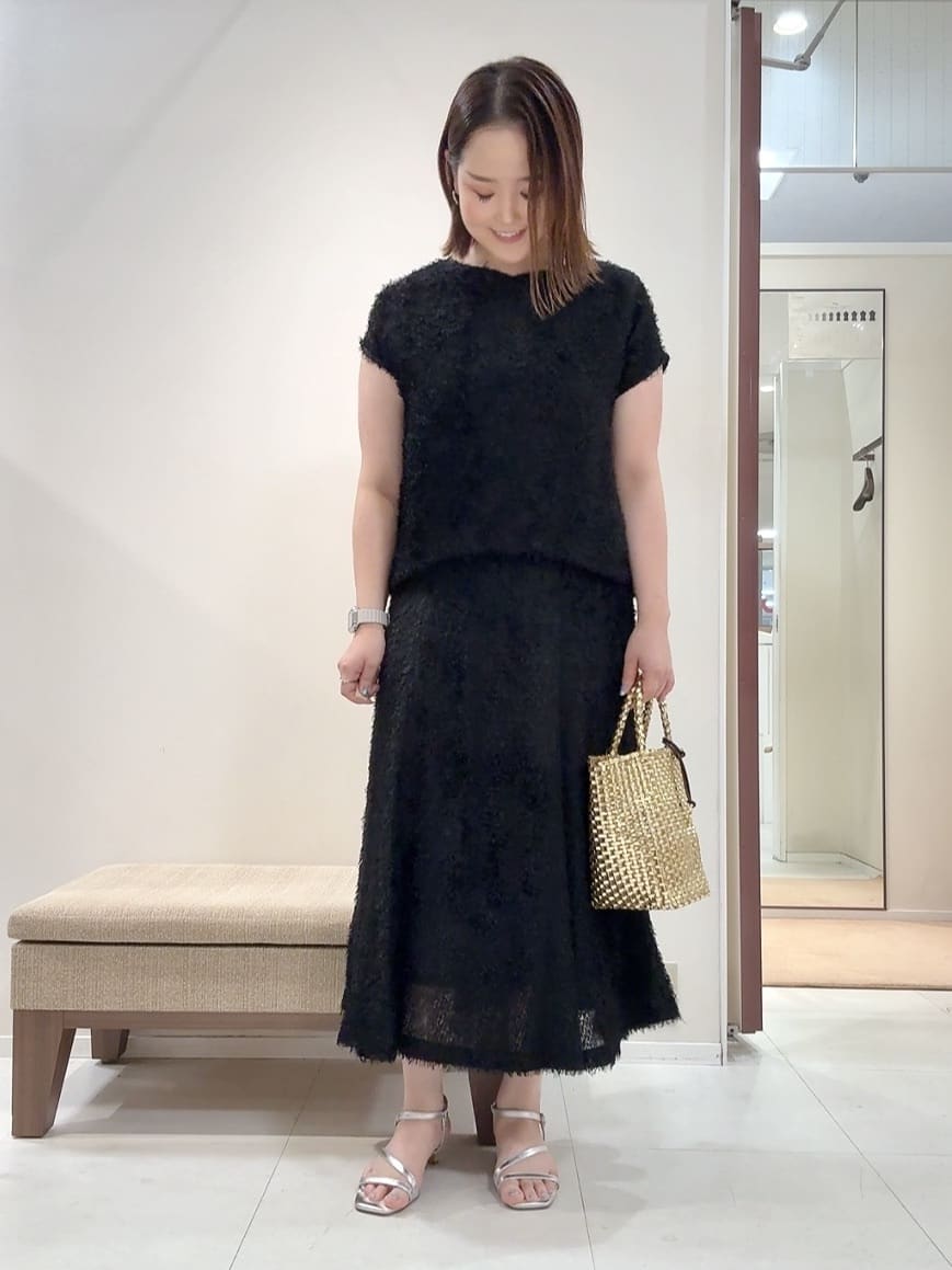 YUIさんの「UNTITLED｜【セットアップ可/洗える】フェザーフレンチスリーブブラウス」を使ったコーディネート