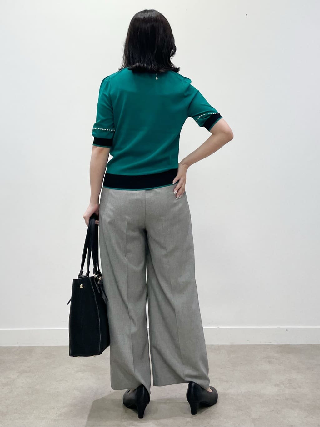 yukariさんの「Reflect｜【WEB先行カラーあり／手洗い可／アンサンブル可】バイカラー五分袖ニット」を使ったコーディネート