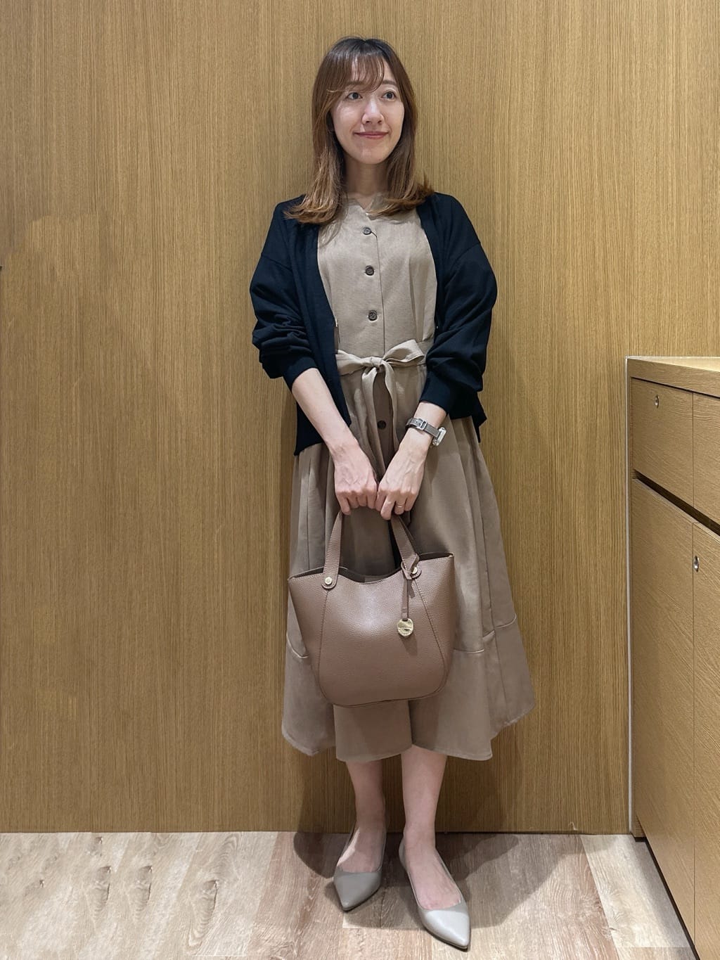 yukaさんの「OPAQUE.CLIP｜タックパフスリーブワンピース【洗濯機洗い可／イージーアイロン】」を使ったコーディネート