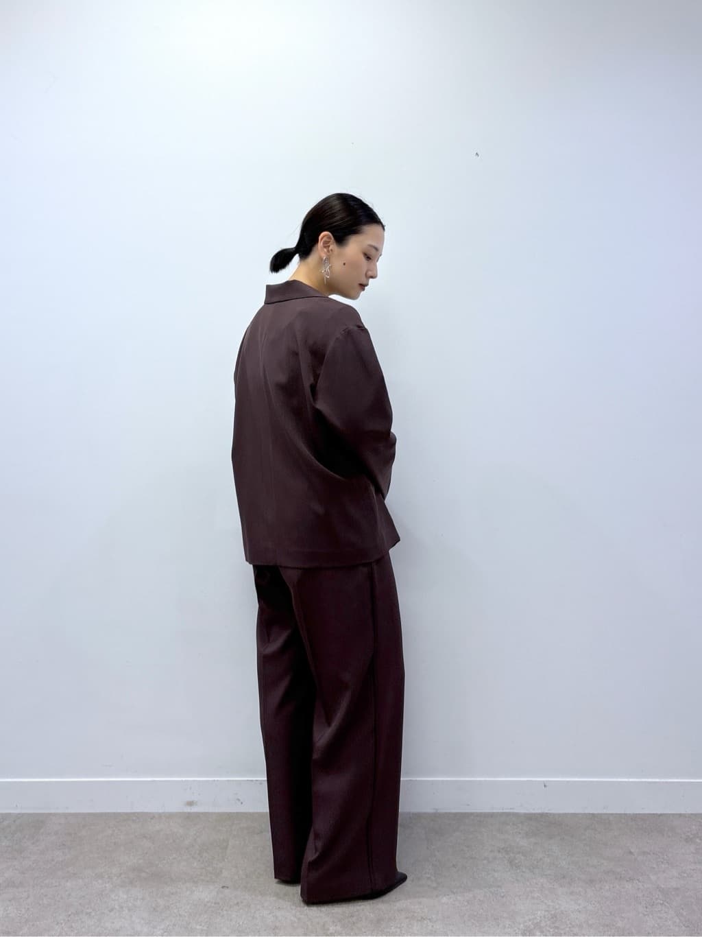 ayanoさんの「INDIVI｜Comfy SET UP｜イージーストレートワイドパンツ【セットアップ対応／通勤/カセット服】」を使ったコーディネート