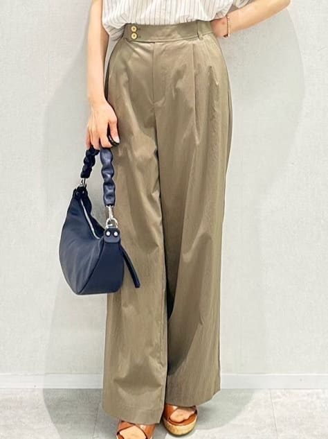 Miwaさんの「UNTITLED｜【洗える/スキッパー】フレンチスリーブシアーブラウス」を使ったコーディネート