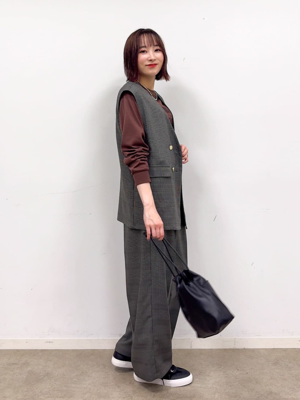 𝐜𝐡𝐢𝐤𝐚さんの「SHOO･LA･RUE｜グラフィックアソート ベーシックロンT」を使ったコーディネート