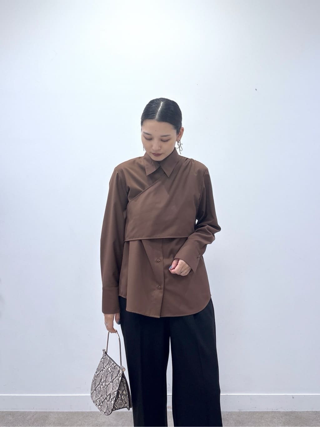 ayanoさんの「INDIVI｜アシメジレシャツ」を使ったコーディネート