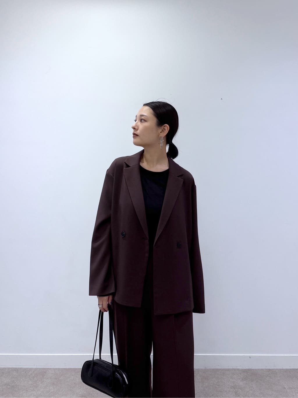 ayanoさんの「INDIVI｜Comfy SET UP｜イージーストレートワイドパンツ【セットアップ対応／通勤/カセット服】」を使ったコーディネート