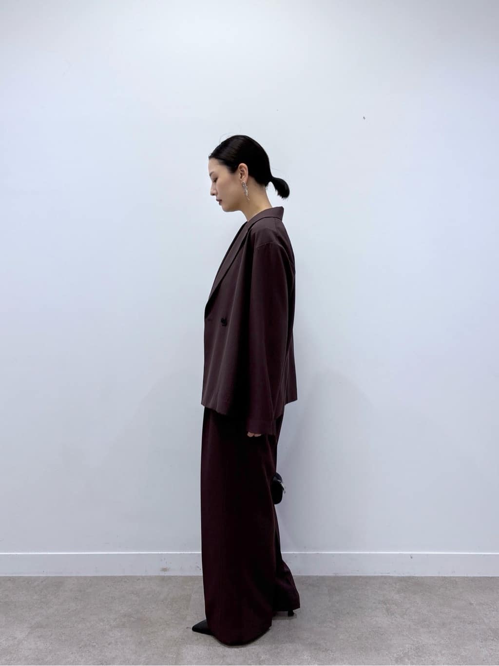 ayanoさんの「INDIVI｜Comfy SET UP｜イージーストレートワイドパンツ【セットアップ対応／通勤/カセット服】」を使ったコーディネート