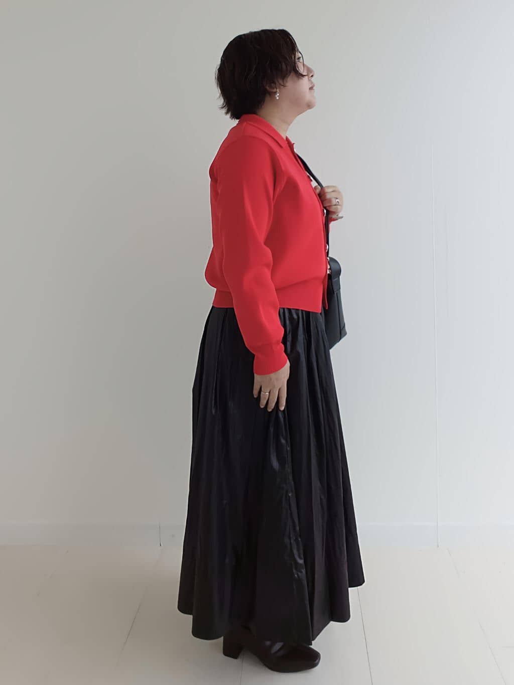 かなこさんの「OPAQUE.CLIP｜レザーライクタックフレアスカート【洗濯機洗い可】」を使ったコーディネート
